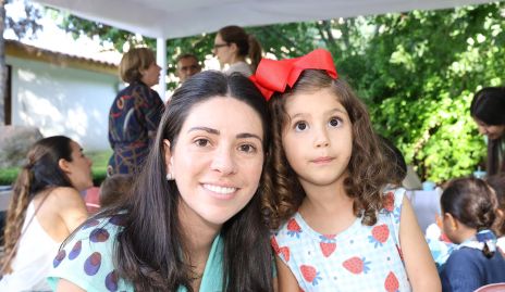  Cristina Lorca con su hija Carola Tobías.