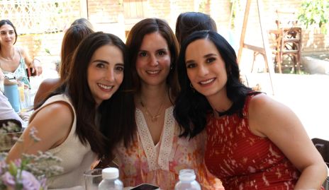  Mariana Alcalá, Valeria Flores y Lourdes Lamas.