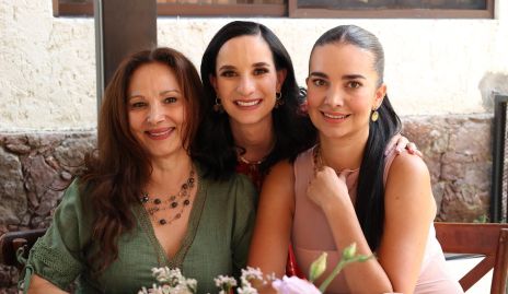  Graciela Valdez, Lourdes Lamas y Andrea Campos.