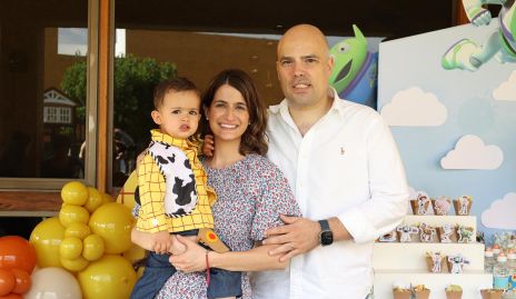  Germán Sotomayor y Mónica Medlich con su hijo Juan José.