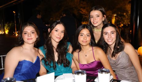  Ana Pau García, Valentina Tello y Majo Humara, Sofía Rueda e Inés Fernández.