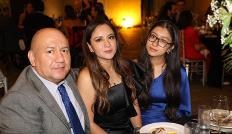 Agustín Ramírez, Pilar Monreal y Maite Ramírez.