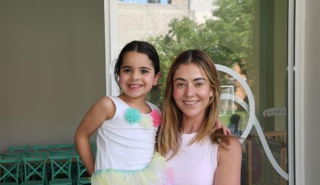  Olivia Kasis y Christiane Enguel.