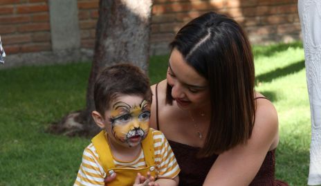  Gabriela Díaz Infante con su hijo Santiago Salgado.