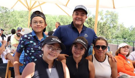  Familia Lomas.
