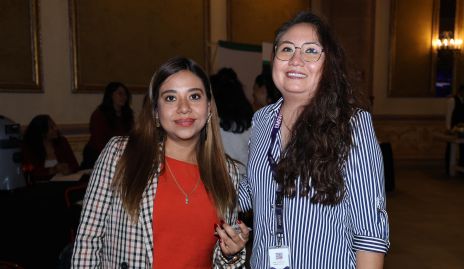  Selenni Flores y Gloria Aguirre.