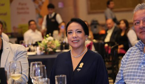  Ivette Larrea.