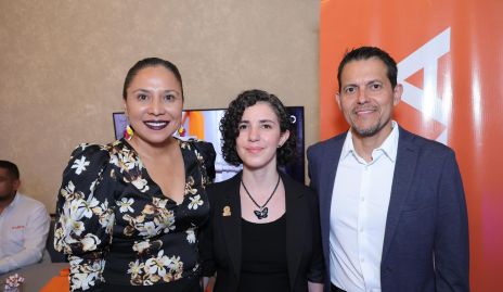  Claudia Lorena Peralta, Gabriela del Río y Carlos Sánchez.