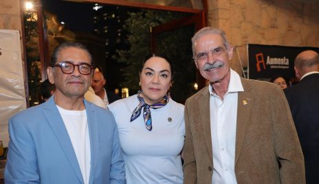  Juan Manuel Pérez y Gabriela Zendejas y Jaime Chalita.