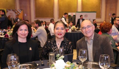  Mónica Rivera, Estela Arriaga y Enrique Galindo.