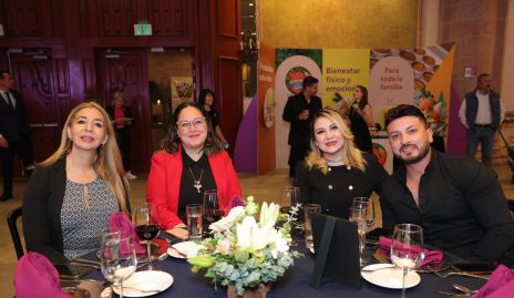  Carla Laiseca, Eugenia Rodríguez, Anie Casados y Adán Acosta.