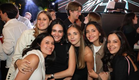  Isa Galván, Paulina González, Lorenza Gárate, Joaquina Morales, Vale Nava y Ximena Delsol.