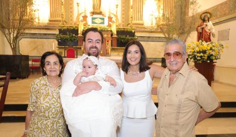  María del Carmen Villalba, José Carlos Leos, Elena Leos, Mariana García y Pascual Leos.