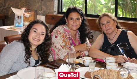  Irene Martínez, Arcadia Sánchez y Cecilia Martínez.