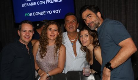  Alejandro Pérez, Paola Vázquez, David Lozano, Consuelo Fernández y Mario Macías.