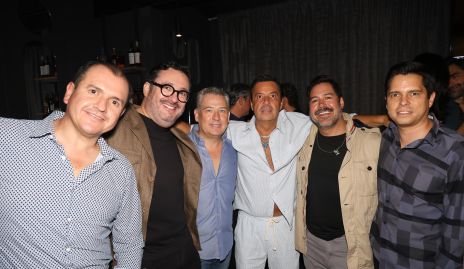  Germán González celebrando su cumple con sus amigos.