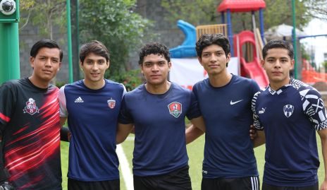  Enrique López, Daniel Dávila, Andrés Vargas, Jairo Alexandro y Eduardo Valle.