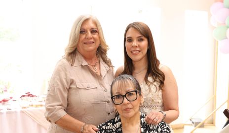  Ana Maria Santos, Paulina Cruz y Lula Martínez.