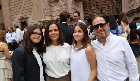  Valentina Mercado, Maga Nieto, Regina y Roberto Mercado.