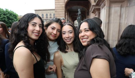  Eli Villaseñor, Olivia Villaseñor, Sofía Villaseñor y Viviana García.