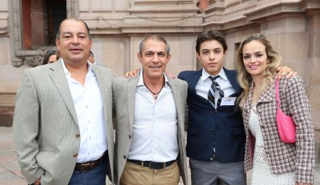  Oscar González, Arturo González, Arturo González y Vero Alvarado.