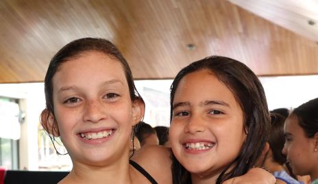  Elena Martínez y Valeria Cortés.