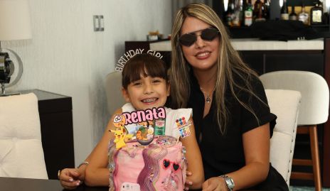  Mariana Berrones con su hija Renata Cordero.