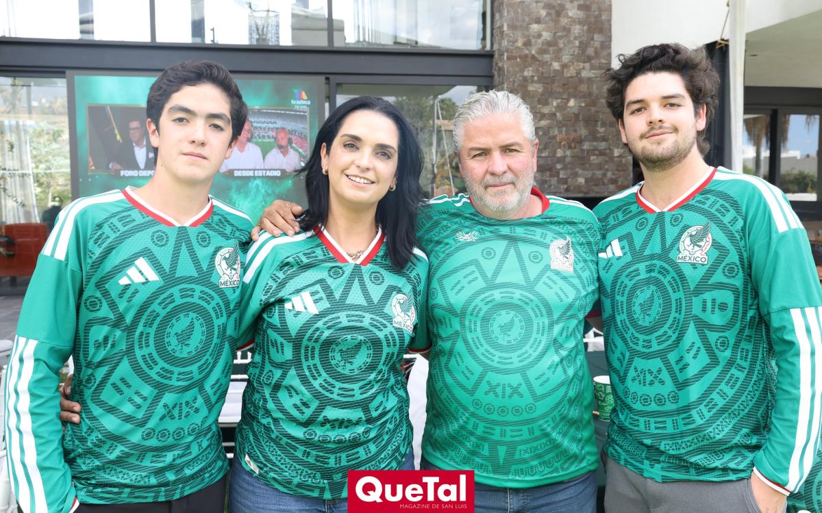AMIGOS SE RE&Uacute;NEN PARA VER EL PARTIDO DE LA SELECCI&Oacute;N 