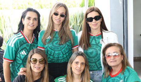  Maricel Gutiérrez, Marcela Rubio, Karina Hernández, Marifer Leal, Bibi Perea y Titis.	
LEO24.jpg