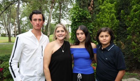  Ricardo Trujillo, Karla Verástegui, Ana Pau y Patricio Trujillo.