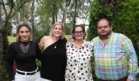  Diana Verástegui, Karla Verástegui, Amalia y Alejandro Verástegui.