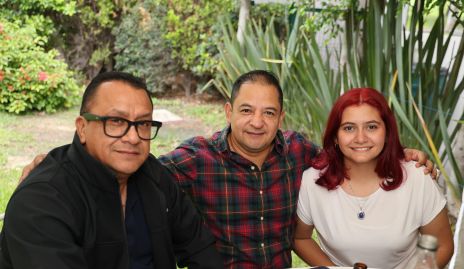  Sergio Rodríguez, Gustavo Guerra y Jimena Rodríguez.