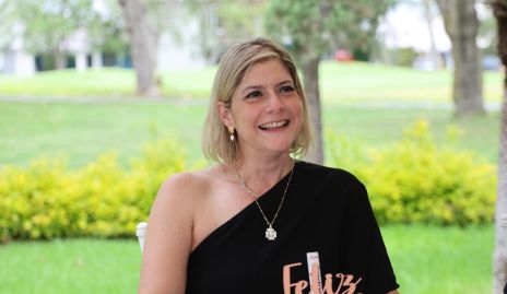  Karla Verástegui.