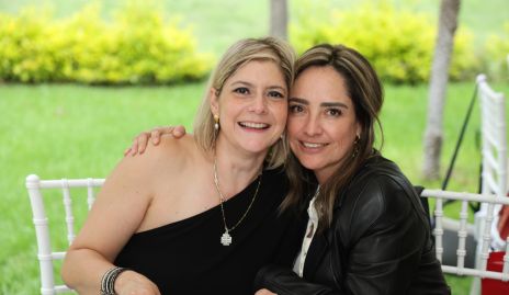  Karla Verástegui y Karen Corona.