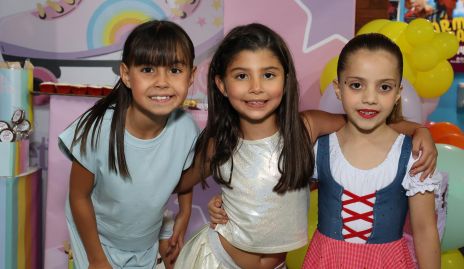  Macarena Almazán, Pau Tanus y Sofi García.