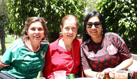  Gaby Goldaracena, Elisa Goldaracena y Laura Gama.