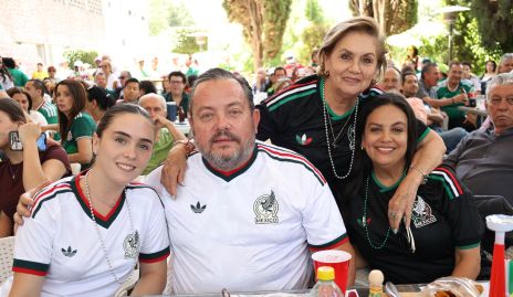  Federica y Ramón Meade, Mari Nieto y Alejandra Martínez.