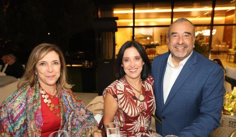  Rosy Díaz Infante, Lorena Díaz Infante y David Pérez.