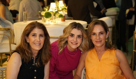  Mónica Hernández, Daniela Muriel y Claudia Díaz Infante.