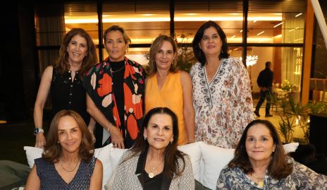  Mónica Hernández, Lucía Gárate, Claudia Díaz Infante, Cynthia Sánchez, Laura del Villar, Raquel Eichelmann y Mary Meade.