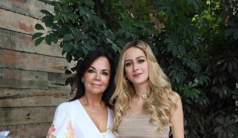  Elsa Tamez y Valeria Guerrero.