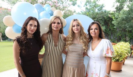  Lily Guerrero, Alma Sánchez, Valeria Guerrero y Elsa Tamez.