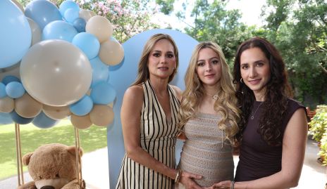  Alma Sánchez, Valeria y Lily Guerrero.