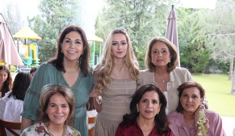  July Mahbub, Valeria Guerrero, Maru Martínez, Marisa Romero, Ana Emelia Tobías y Catherine Barret.