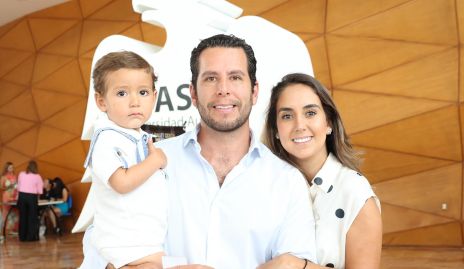  Juan Pablo Castillo, Lu Borbolla con su hijo Marcelo.