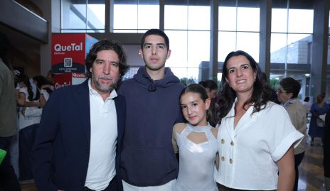  Mario, Joaquín, Eugenia y Sandra Mercado.