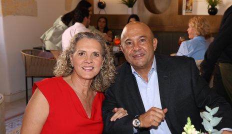  Marcela Pozo y Juan Carlos Schekaiban, abuelos de Regina.