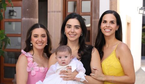  Estefani  García, Daniela Schekaiban, Regina y Marcela Schekaiban.