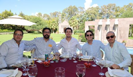  Diego Valdés, Mario García, Eduardo García, Mau Martínez y Carlos Velázquez.