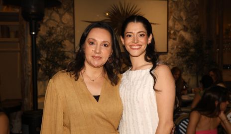  Esmeralda Enríquez y Karina García.